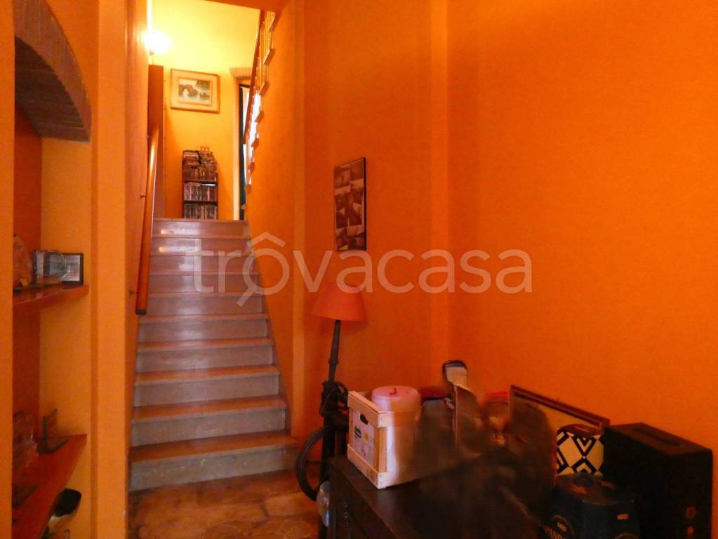 casa indipendente in vendita ad Empoli in zona Pozzale