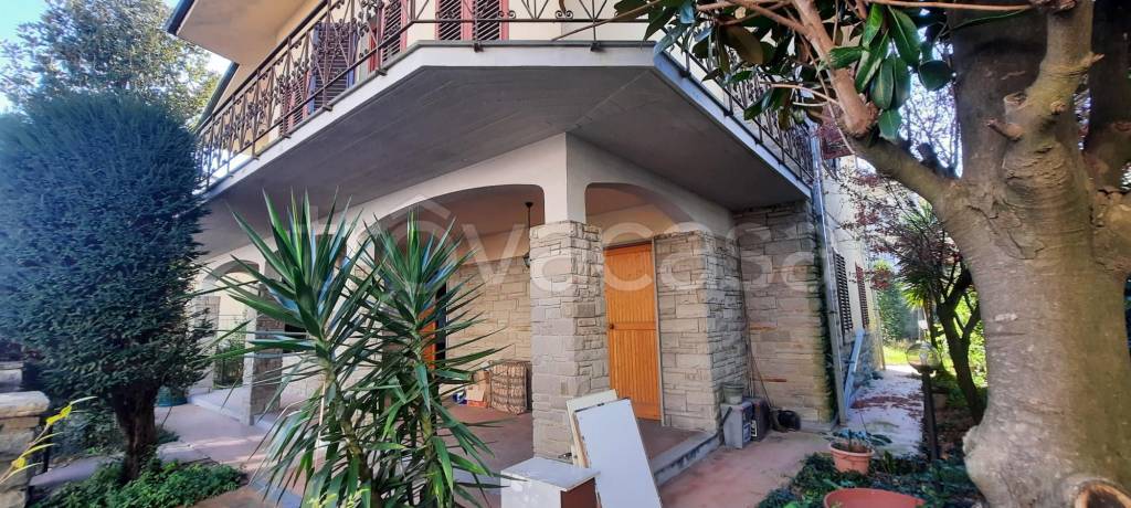 casa indipendente in vendita ad Empoli in zona Ponzano
