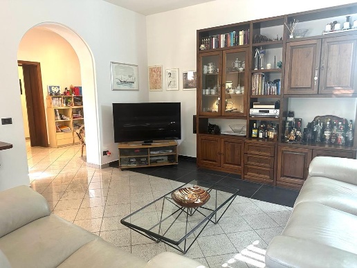 casa indipendente in vendita ad Empoli in zona Carraia