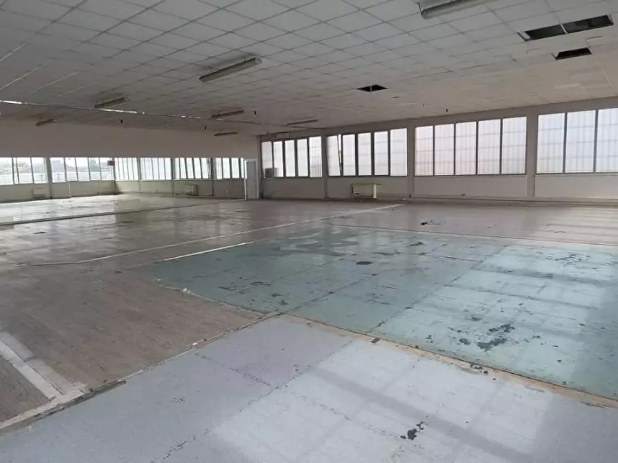 capannone in vendita ad Empoli in zona Carraia