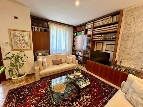 casa indipendente in vendita ad Empoli in zona Corniola