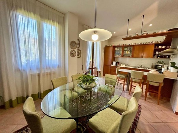 casa indipendente in vendita ad Empoli in zona Corniola