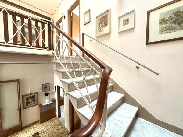 casa indipendente in vendita ad Empoli in zona Centro Storico