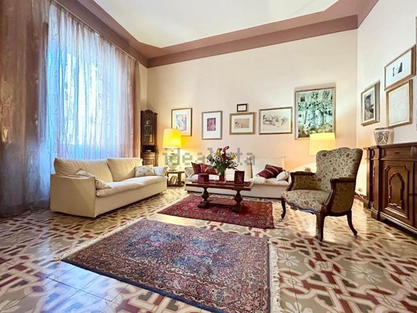 casa indipendente in vendita ad Empoli in zona Centro Storico