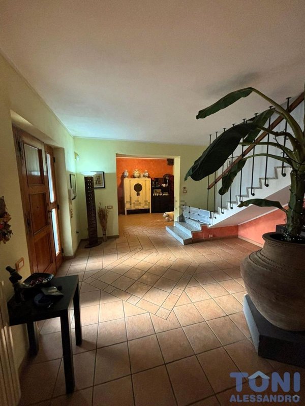 casa indipendente in vendita ad Empoli in zona Ponzano