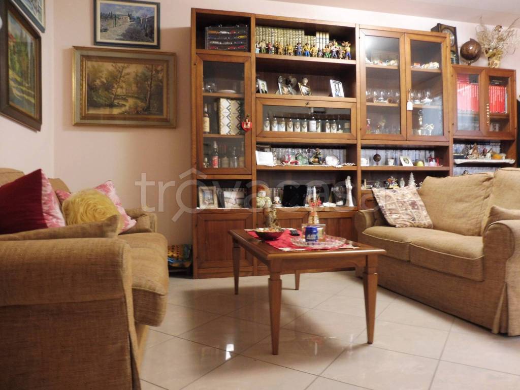 appartamento in vendita ad Empoli in zona Serravalle