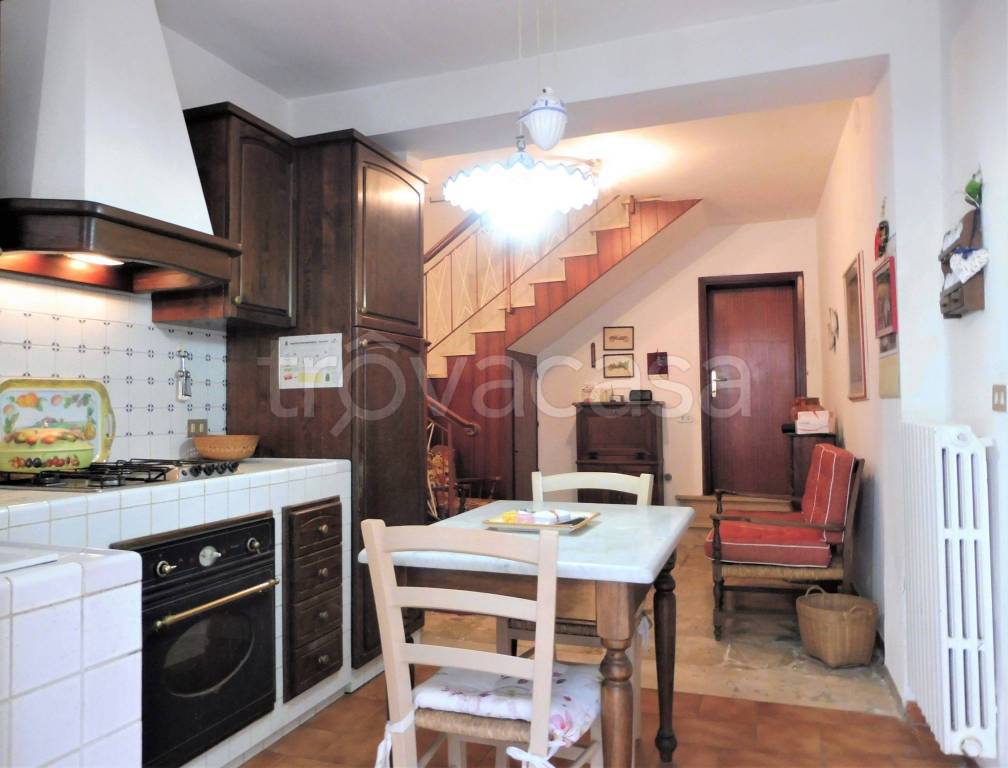 casa indipendente in vendita ad Empoli in zona Brusciana