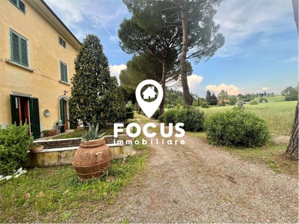 casa indipendente in vendita ad Empoli in zona Pozzale