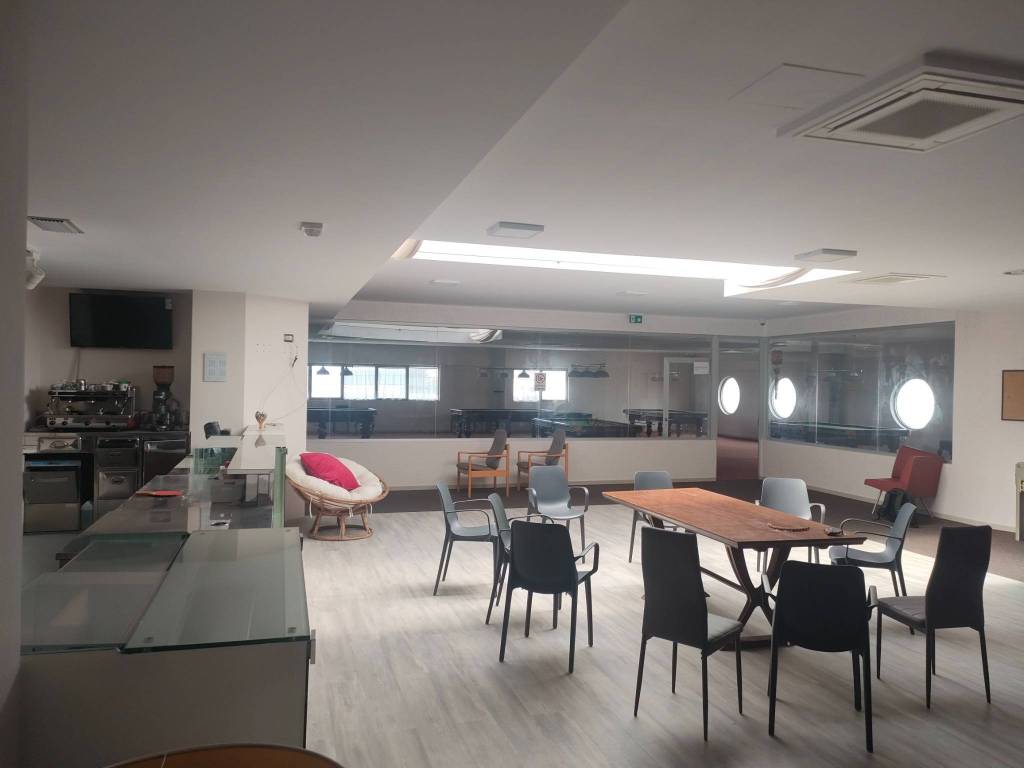 locale commerciale in vendita ad Empoli in zona Ponzano