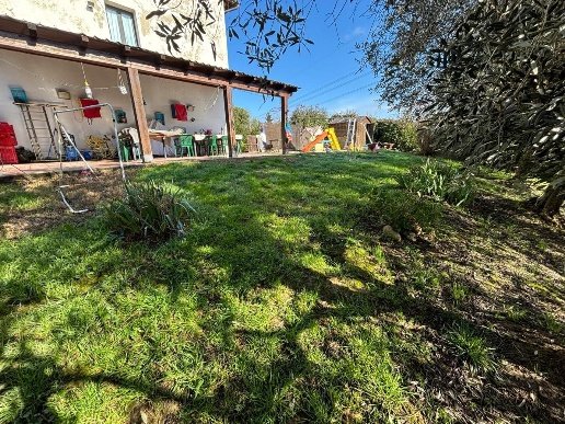 casa indipendente in vendita ad Empoli in zona Pozzale
