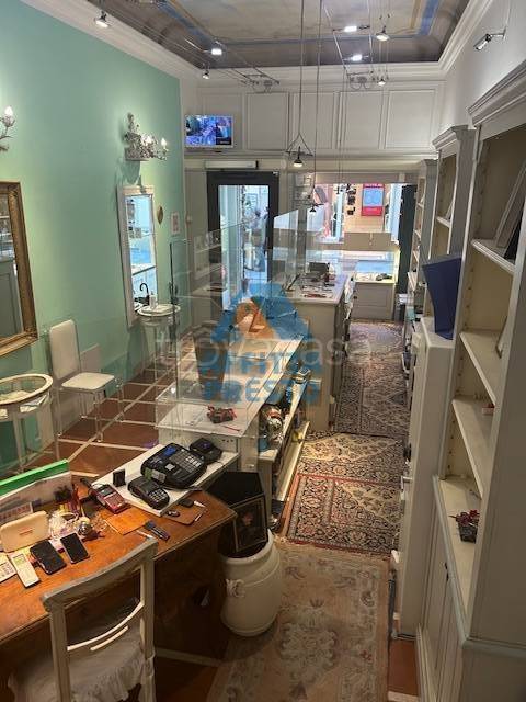 negozio in vendita ad Empoli in zona Centro Storico