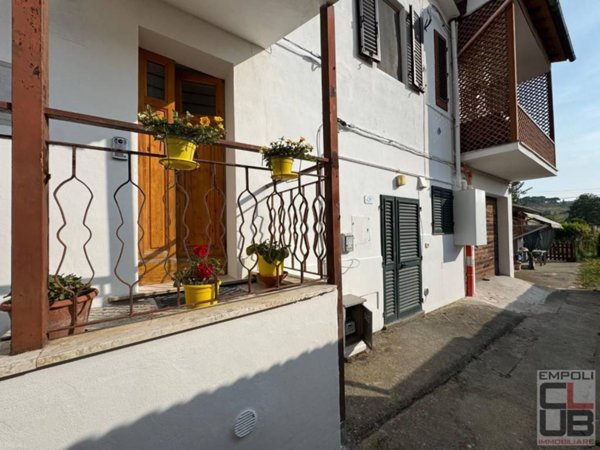 casa indipendente in vendita ad Empoli in zona Carraia