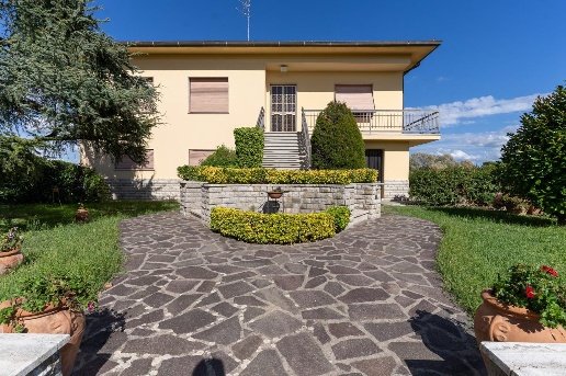 casa indipendente in vendita ad Empoli in zona Brusciana