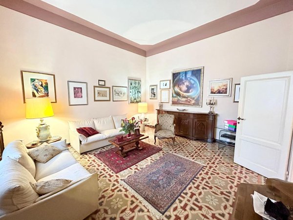 casa indipendente in vendita ad Empoli in zona Centro Storico