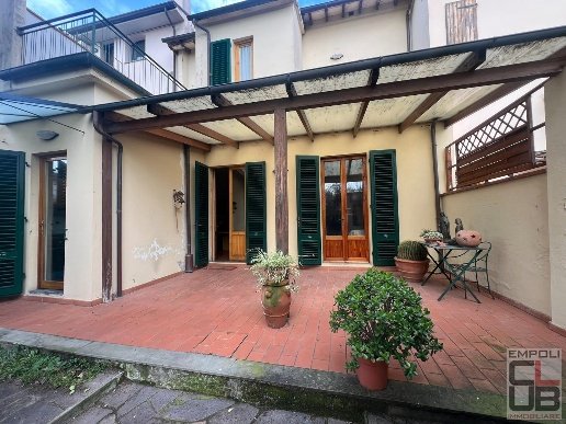 casa indipendente in vendita ad Empoli in zona Centro Storico