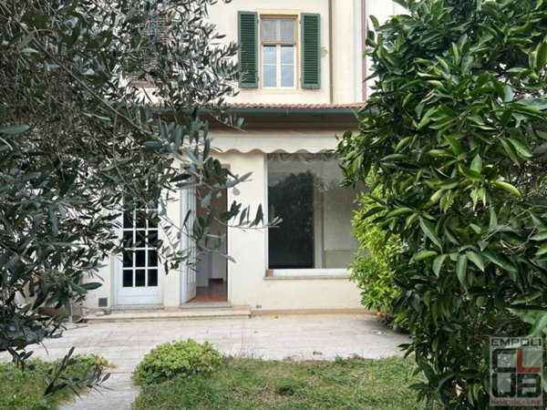 casa indipendente in vendita ad Empoli in zona Centro Storico