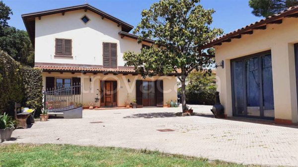 casa indipendente in vendita ad Empoli in zona Marcignana