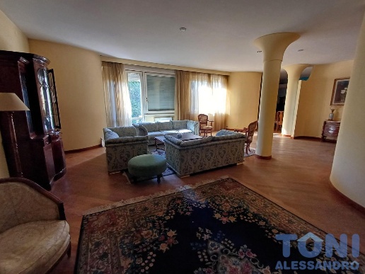 casa indipendente in vendita ad Empoli in zona Centro Storico