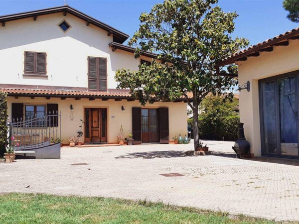 casa indipendente in vendita ad Empoli in zona Marcignana