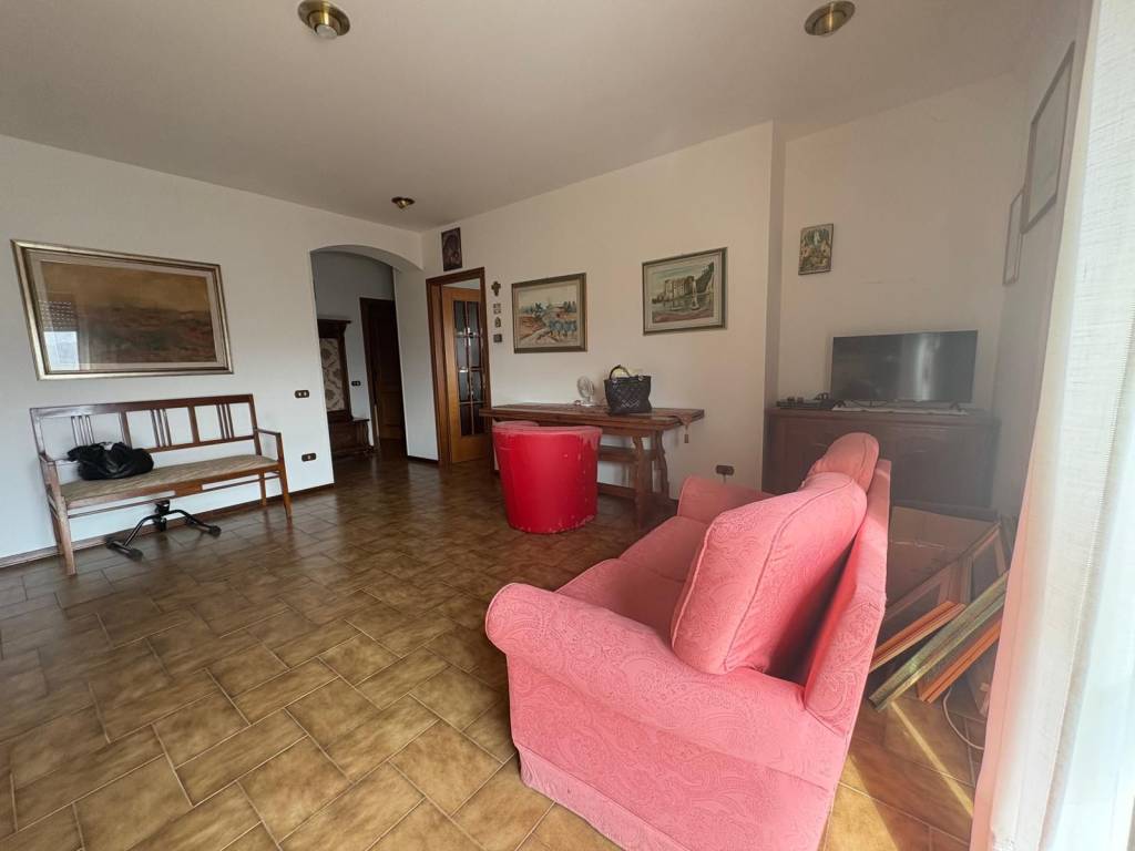 appartamento in vendita ad Empoli in zona Serravalle