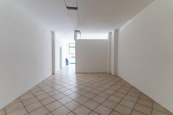 locale commerciale in vendita ad Empoli in zona Centro Storico