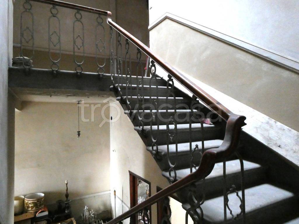 casa indipendente in vendita ad Empoli in zona Carraia