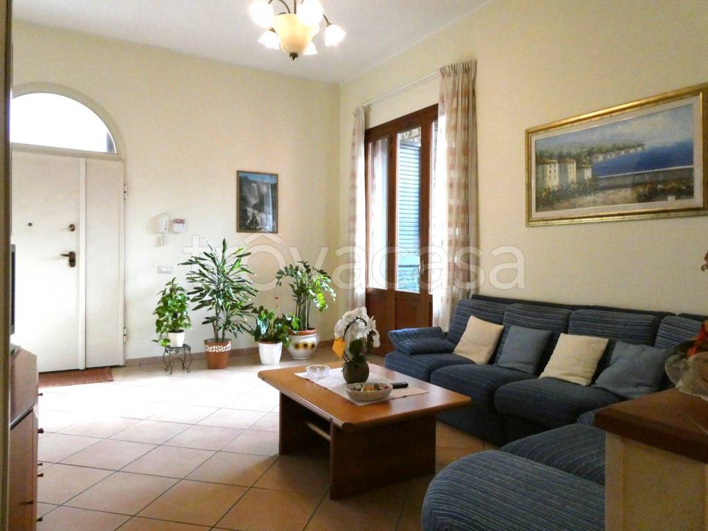 casa indipendente in vendita ad Empoli in zona Pontorme