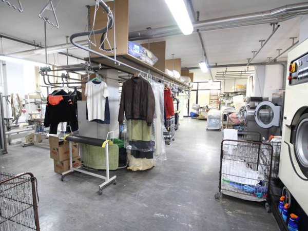 negozio in vendita ad Empoli in zona Pontorme