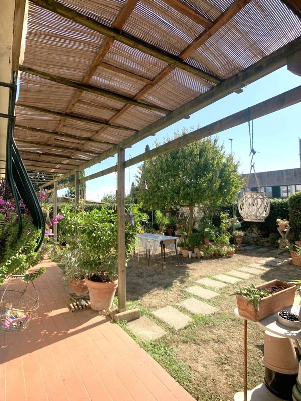 casa indipendente in vendita ad Empoli in zona Brusciana