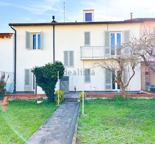 casa indipendente in vendita ad Empoli in zona Centro Storico