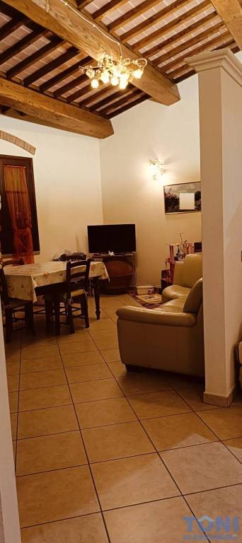 casa indipendente in vendita ad Empoli in zona Serravalle