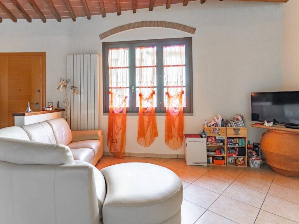casa indipendente in vendita ad Empoli in zona Villanuova