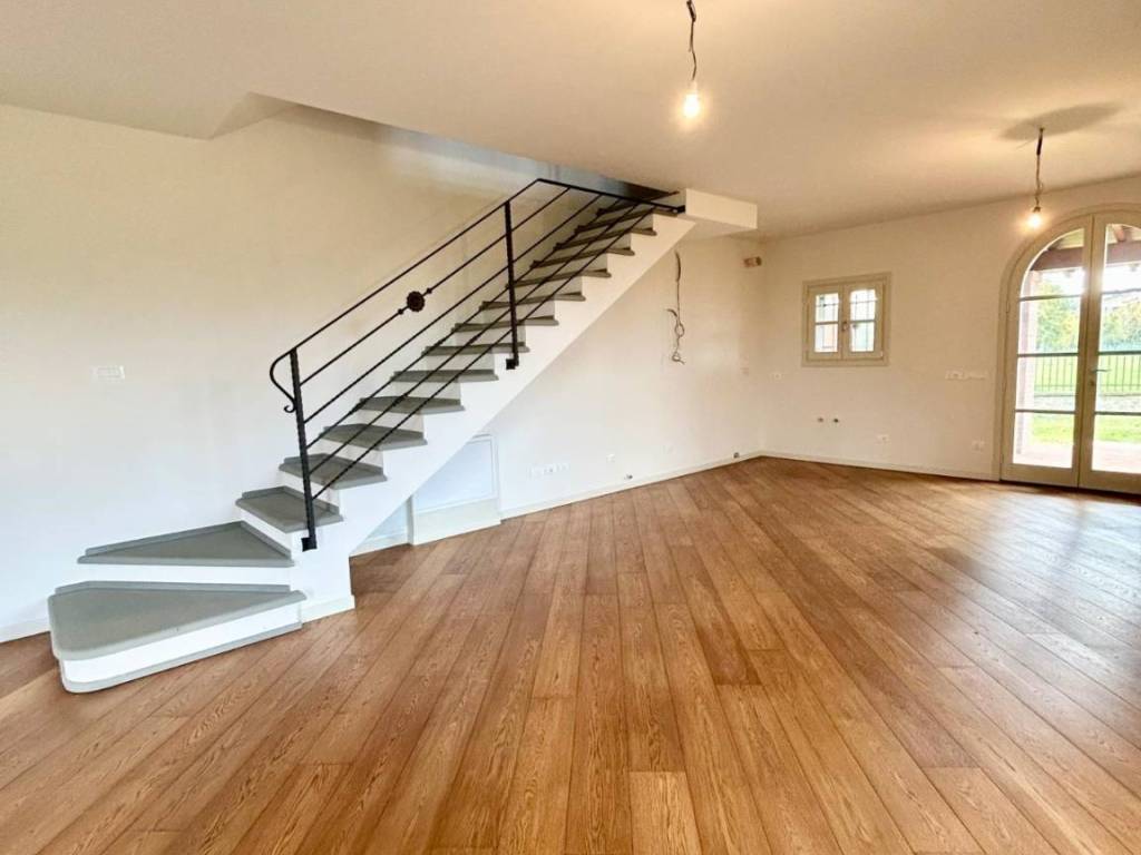 casa indipendente in vendita ad Empoli in zona Pozzale