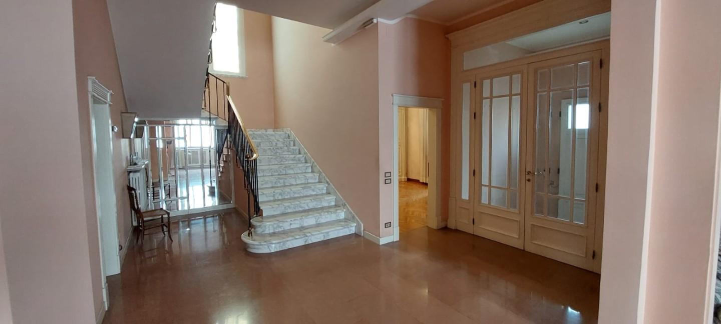 casa indipendente in vendita ad Empoli in zona Centro Storico
