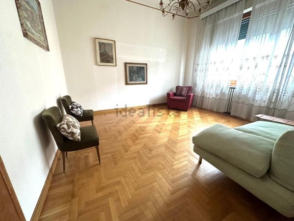 casa indipendente in vendita ad Empoli in zona Centro Storico