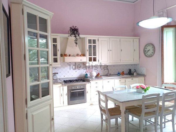 casa indipendente in vendita ad Empoli in zona Centro Storico