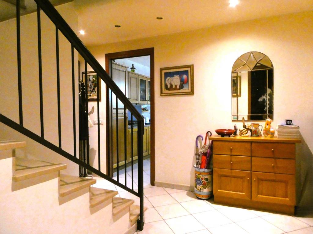 casa indipendente in vendita ad Empoli in zona Brusciana