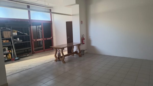 locale commerciale in vendita ad Empoli