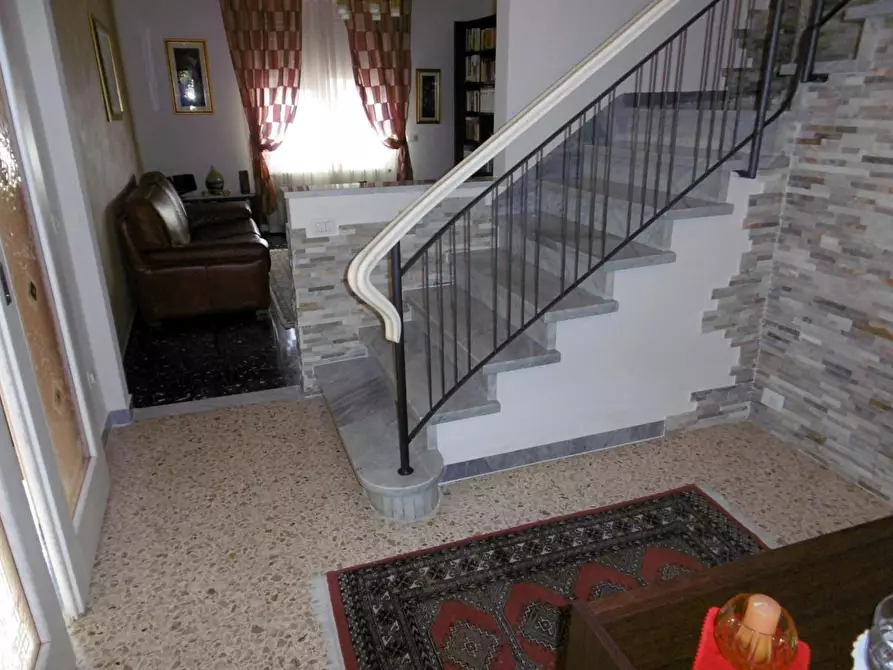 casa indipendente in vendita ad Empoli in zona Centro Storico