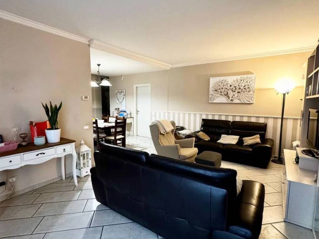 appartamento in vendita ad Empoli in zona Carraia