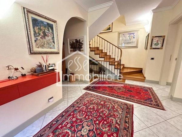 casa indipendente in vendita ad Empoli in zona Ponzano