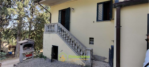 casa indipendente in vendita ad Empoli in zona Villanuova