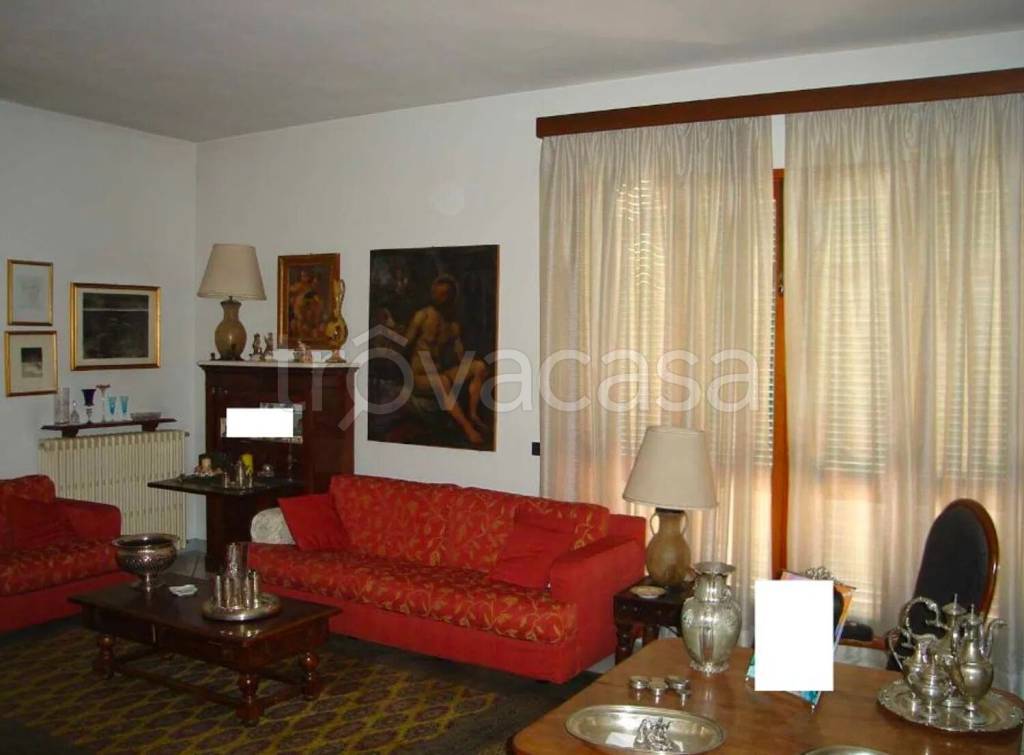 casa indipendente in vendita ad Empoli in zona Serravalle