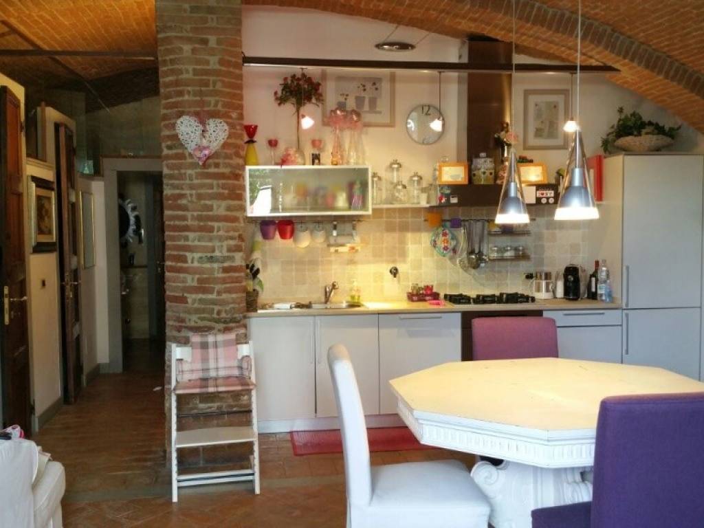 casa indipendente in vendita ad Empoli in zona Pozzale