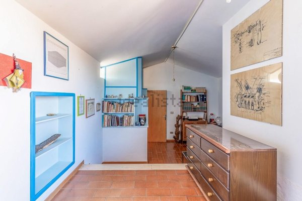 casa indipendente in vendita ad Empoli in zona Serravalle