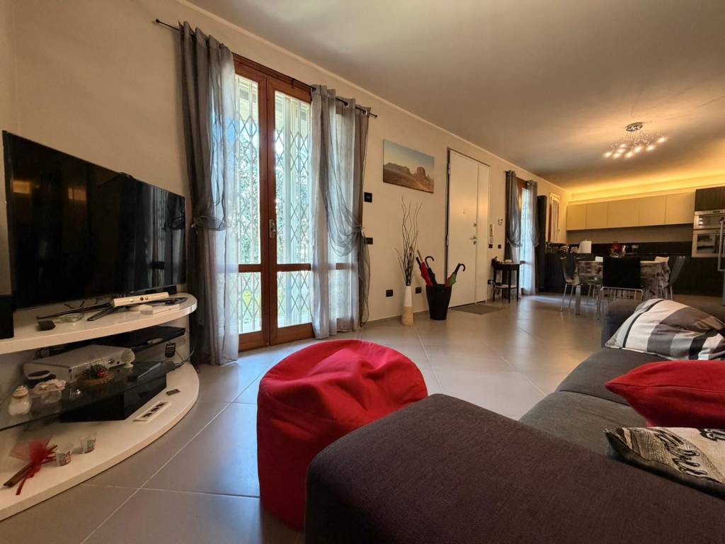 appartamento in vendita ad Empoli in zona Carraia