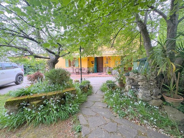 casa indipendente in vendita ad Empoli in zona Ponzano