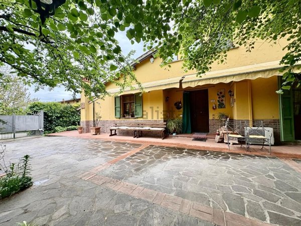 casa indipendente in vendita ad Empoli in zona Ponzano