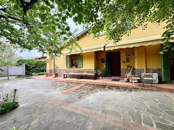 casa indipendente in vendita ad Empoli in zona Centro Storico