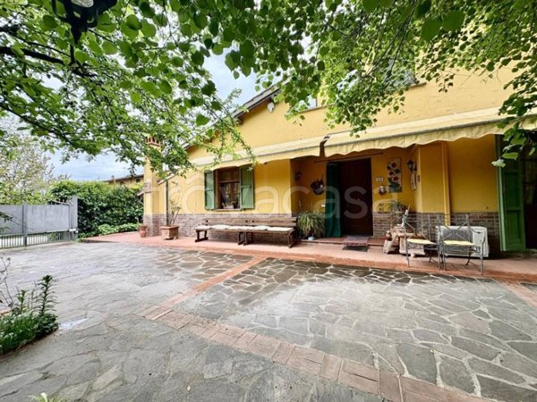 casa indipendente in vendita ad Empoli in zona Centro Storico